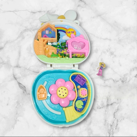 Polly Pocket Easter Garden Playset - Picture 2 of 2